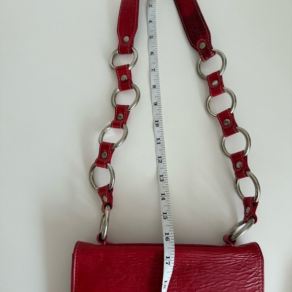 Jana Feifer Red Leather Y2K Chain Shoulder Bag – Minimalist Chic Purse - Picture 9 of 9